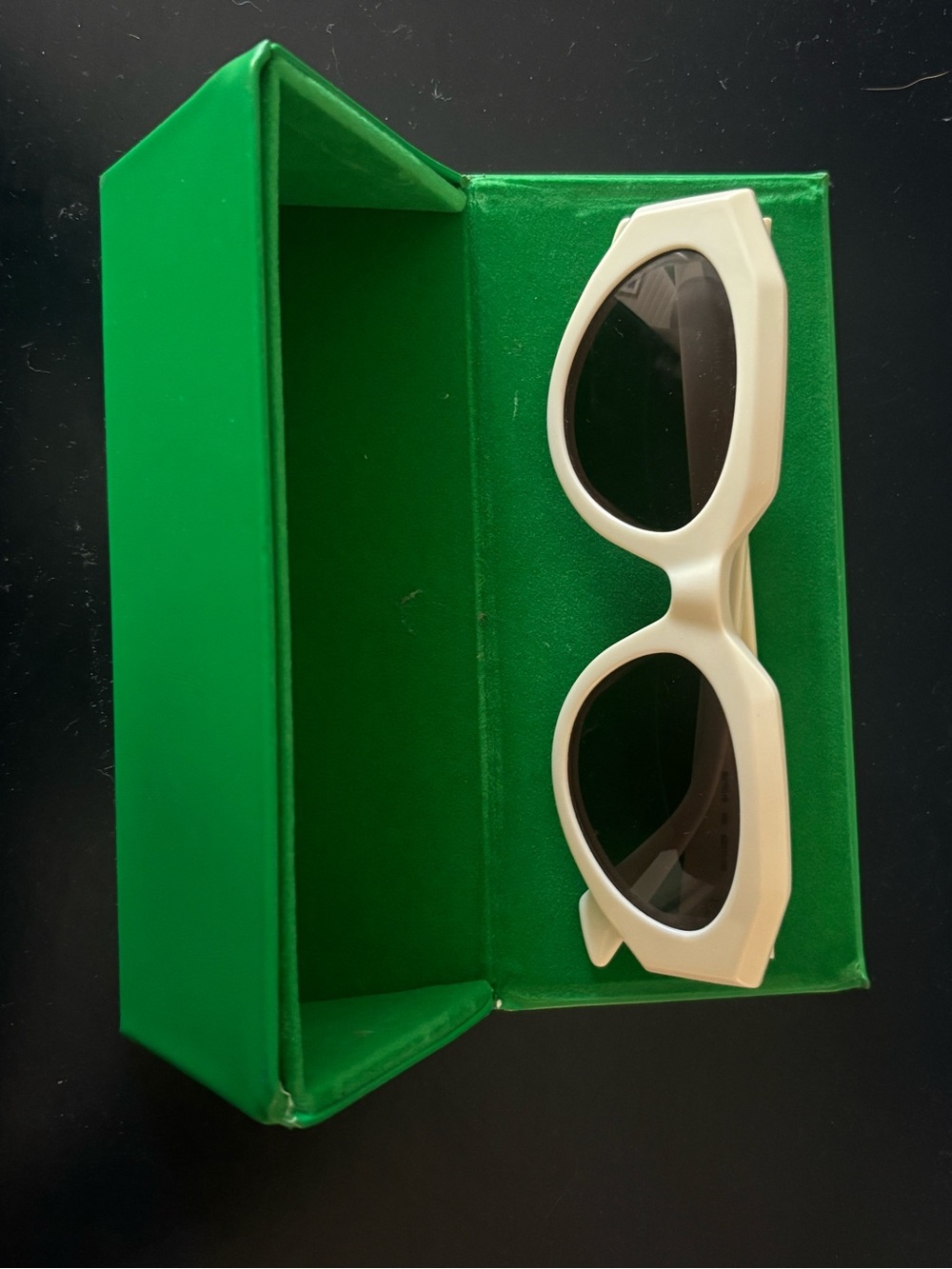 BOTTEGA VENETA CAT EYE SUNGLASSES